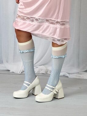 ✿ ruffled lace knee socks ✿